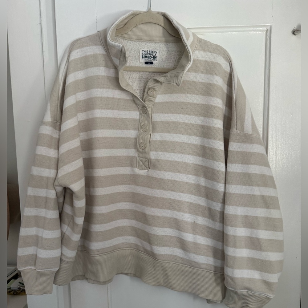 American Eagle stripped pull over